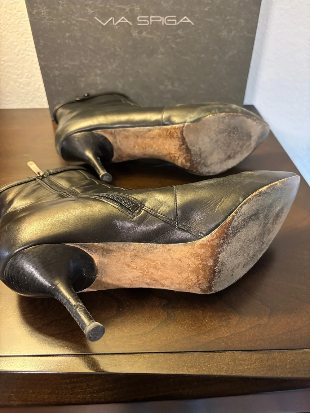 Via Spiga V-Madeline Black Leather Stiletto Ankle Boots Size 9M + Extra Heel Cap